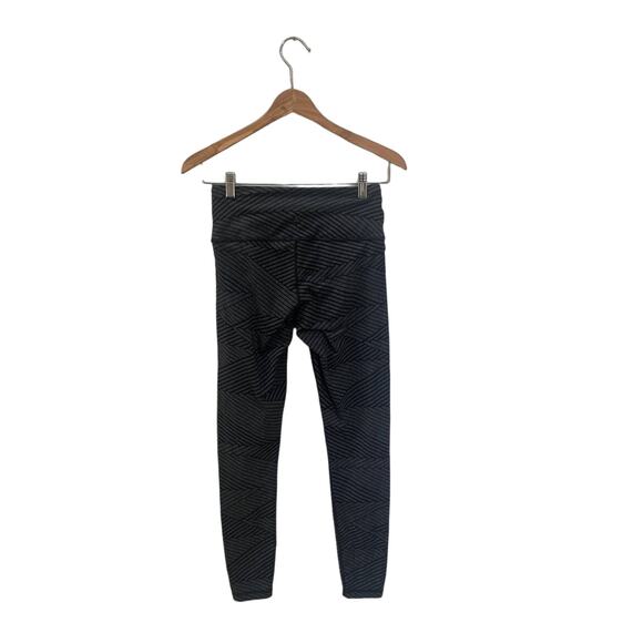 Prana Dark Grey with Black Geometric Stripe Leggings Size Small - Picture 6 of 6